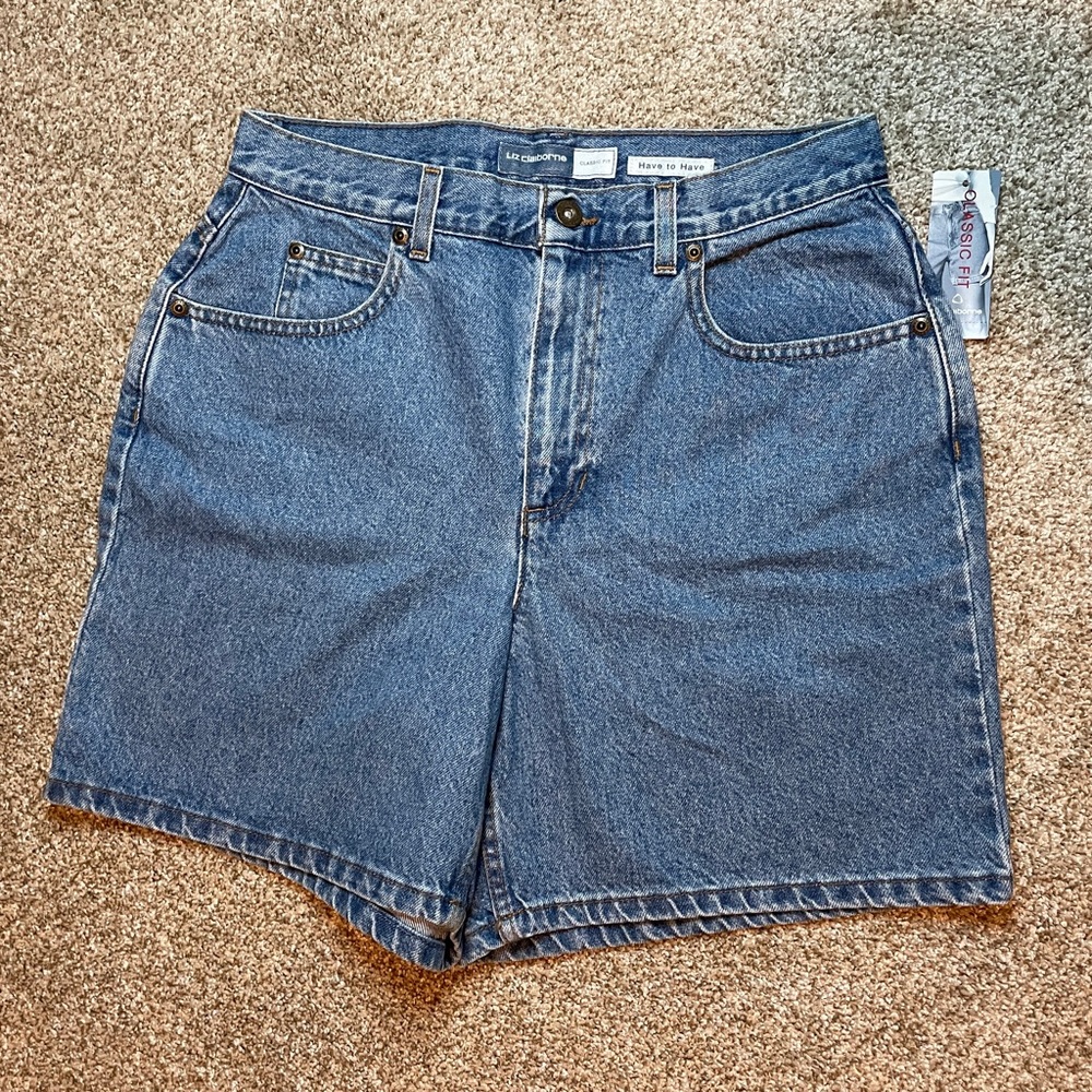 Liz Claiborne Jean Shorts Classic Fit Women’s Light Wash Size 10